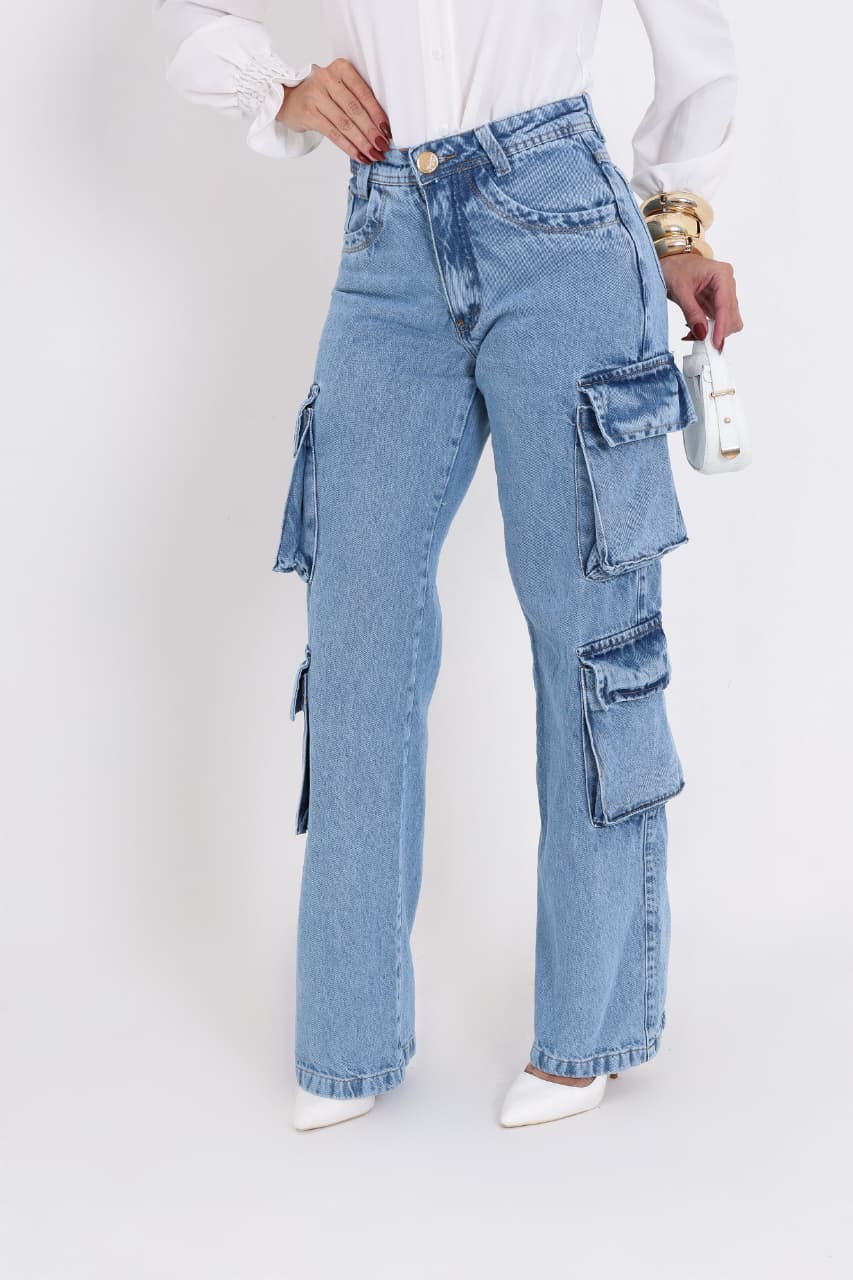 Calça jeans cargo de quatro bolsos
